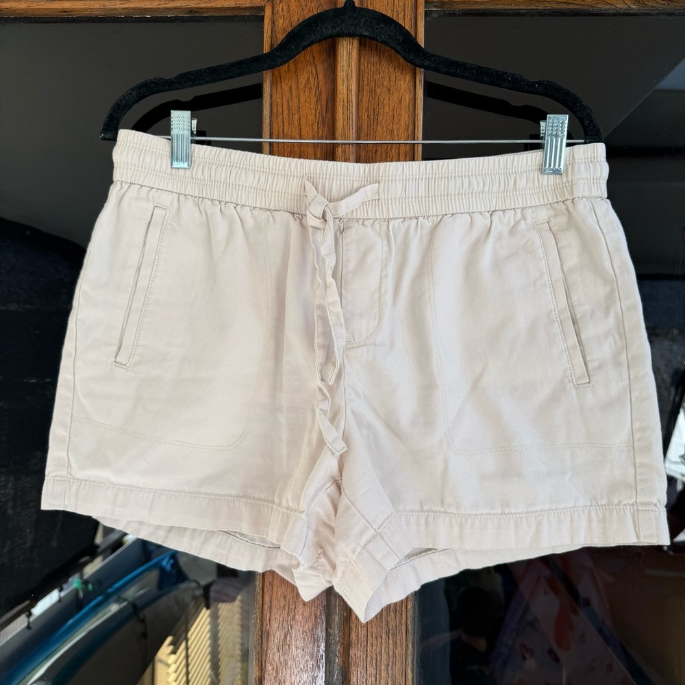 LOFT Khaki Chino Shorts Size M